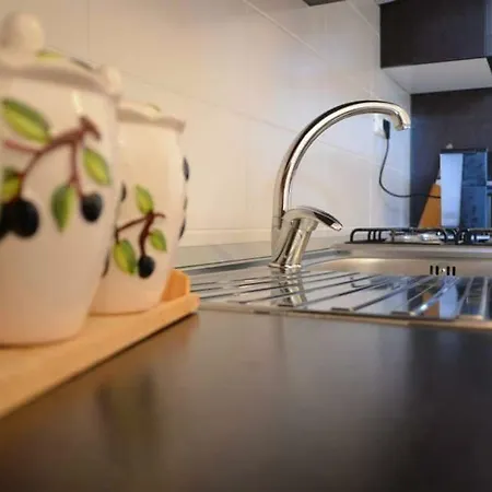 Apartman Kivenich דירה