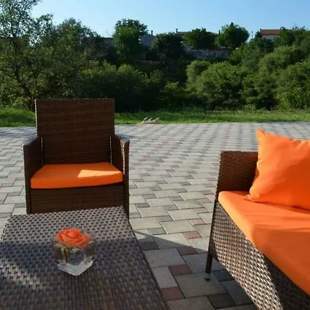 Apartman Kivenich * Divsici